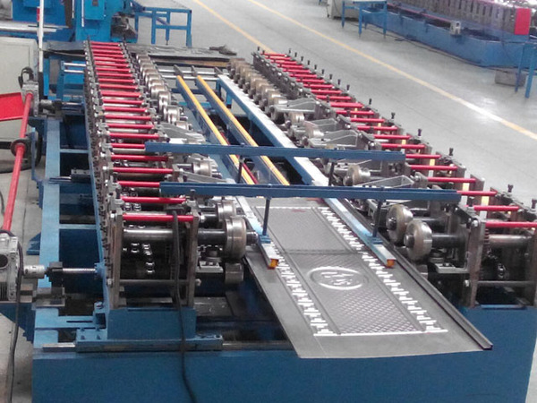 门扇冷弯生产线