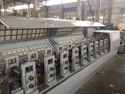 电梯轿厢型材生产线