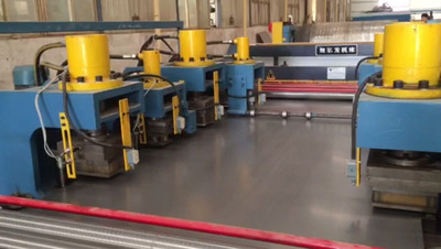 车厢一体底板冷弯设备